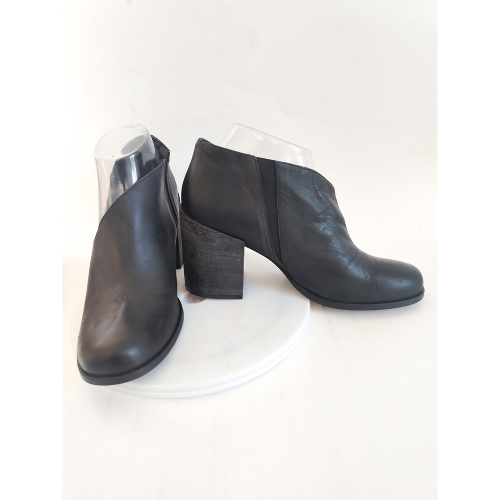 Free People Leather Ankle Boots 8 / 38 Black V-Cut Block Heel Shooties Terrah - Picture 4 of 12